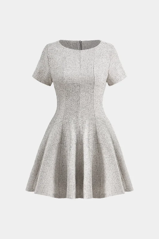 Mini dresses with gathered skirts for a voluminous effect Pleated Zipper Short Sleeve Mini Dress Mini dresses with gathered skirts for a voluminous effect Pleated Zipper Short Sleeve Mini Dress