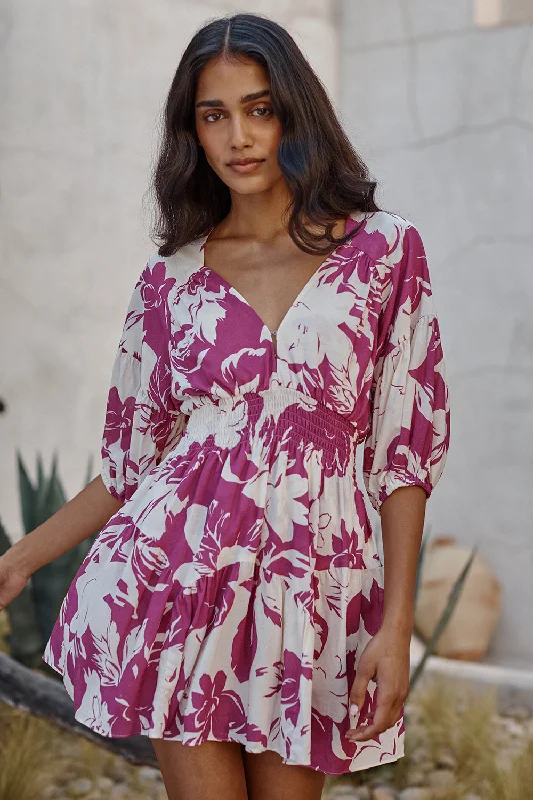 Mini dresses with pleated skirts for a classic look EIGHT DRESS
