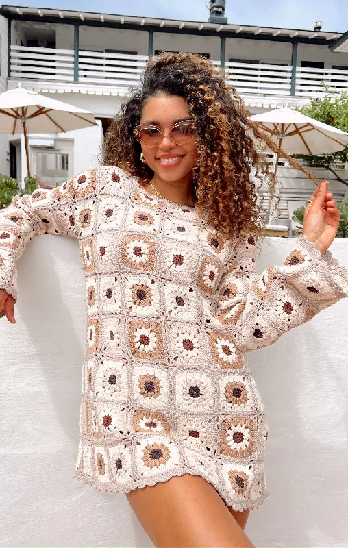 Mini dresses with gathered skirts for a voluminous effect Mamacita Coverup ~ Neutral Flower Crochet Mini dresses with gathered skirts for a voluminous effect Mamacita Coverup ~ Neutral Flower Crochet