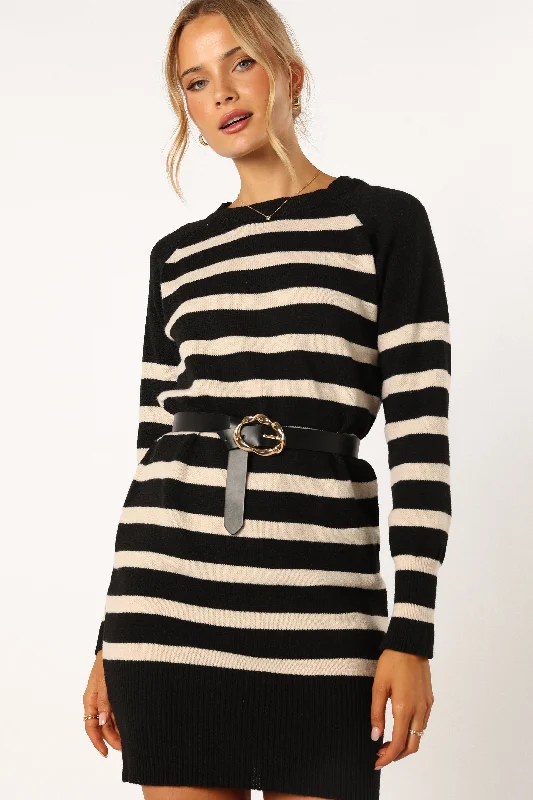 Mini dresses with patchwork designs for a unique style Willa Long Sleeve Mini Dress - Black White Mini dresses with patchwork designs for a unique style Willa Long Sleeve Mini Dress - Black White