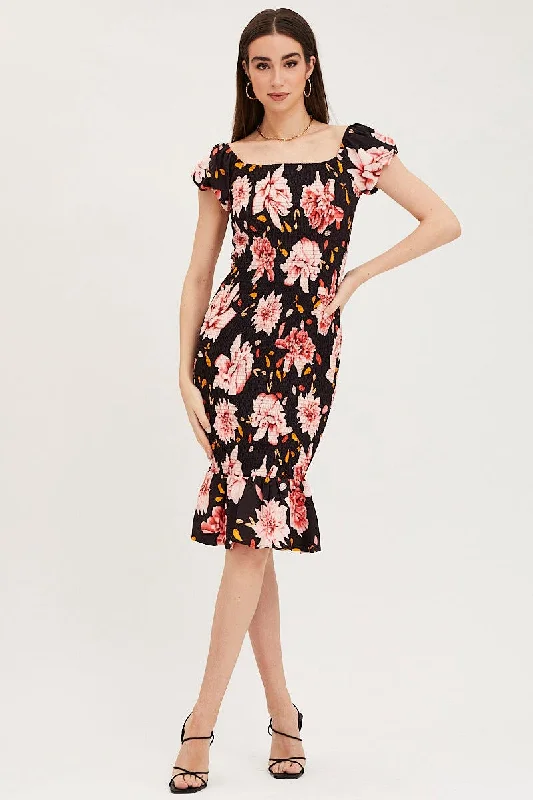 Midi dresses with pleated bodices for a classic and tailored look Print Shirred Midi Dress Midi dresses with pleated bodices for a classic and tailored look Print Shirred Midi Dress