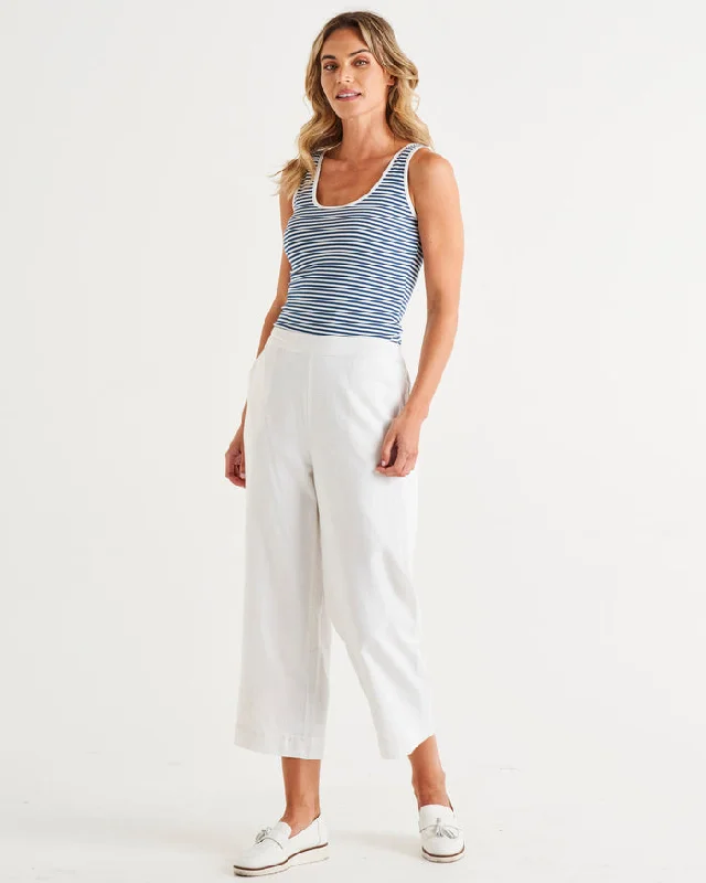 Women's Denim - Look Tight Trousers in Light Blue for a Casual and Versatile OptionBetty Basics Parker Pant White Women's Denim - Look Tight Trousers in Light Blue for a Casual and Versatile OptionBetty Basics Parker Pant White