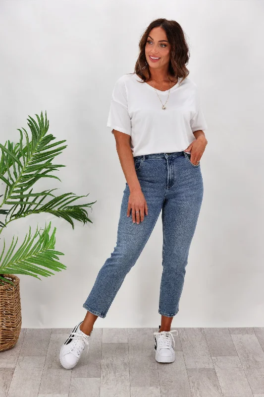 Women's Denim - Look Tight Trousers in Light Blue for a Casual and Versatile OptionShine On Label Jasper Cropped Girlfriend Jean Washed Indigo Women's Denim - Look Tight Trousers in Light Blue for a Casual and Versatile OptionShine On Label Jasper Cropped Girlfriend Jean Washed Indigo