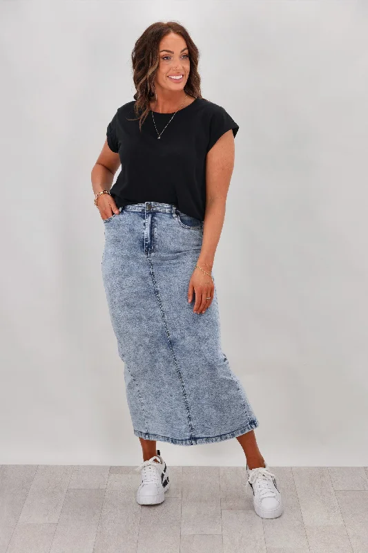 Women's High - Waisted Tight Trousers with Side Slits in Beige for a Trendy LookWakee Erin Denim Skirt Washed Blue Women's High - Waisted Tight Trousers with Side Slits in Beige for a Trendy LookWakee Erin Denim Skirt Washed Blue