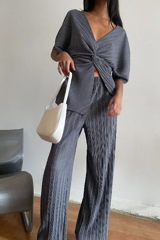 v neck women cardigan to elongate the necklinePLEATED FRONT TWIST TOP
