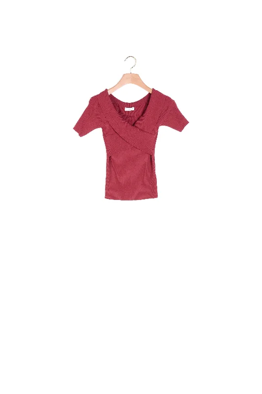 cropped women cardigan to pair with high - waisted jeansTop en maille à encolure croisée cropped women cardigan to pair with high - waisted jeansTop en maille à encolure croisée