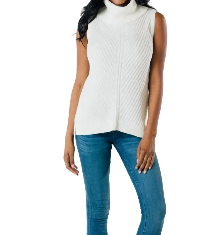 Solid - Color Women's Knit T - Shirts in a Lightweight MaterialSleeveless Turtleneck Sweater In White Solid - Color Women's Knit T - Shirts in a Lightweight MaterialSleeveless Turtleneck Sweater In White