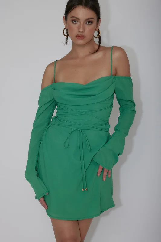 Empire Waist Women Dress to Accentuate the Bust and Conceal the WaistTeava Off-Shoulder Sleeve Laced Mini Dress Jade Empire Waist Women Dress to Accentuate the Bust and Conceal the WaistTeava Off-Shoulder Sleeve Laced Mini Dress Jade