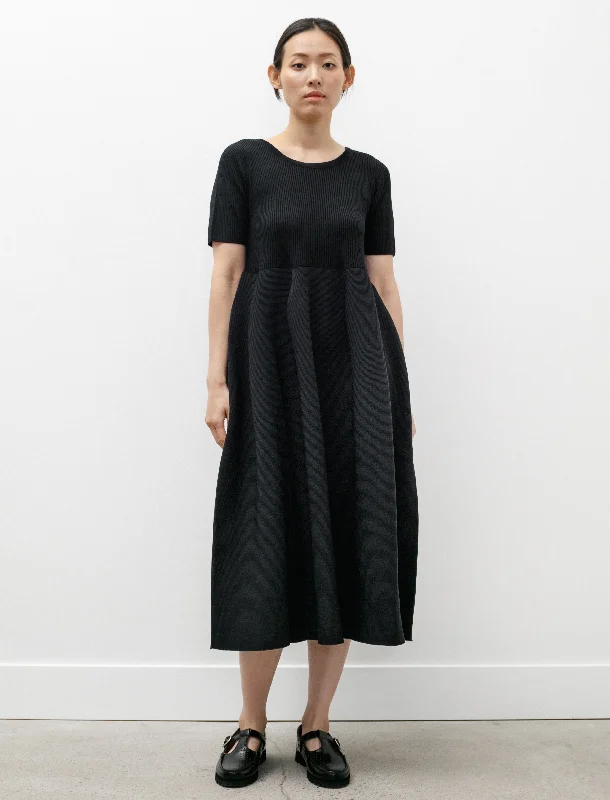 Printed Abstract Women Dress for a Modern and Artistic Appeal Printed Abstract Women Dress for a Modern and Artistic Appeal Pottery Cupro Short Sleeve Dress Black Printed Abstract Women Dress for a Modern and Artistic Appeal Printed Abstract Women Dress for a Modern and Artistic Appeal Pottery Cupro Short Sleeve Dress Black
