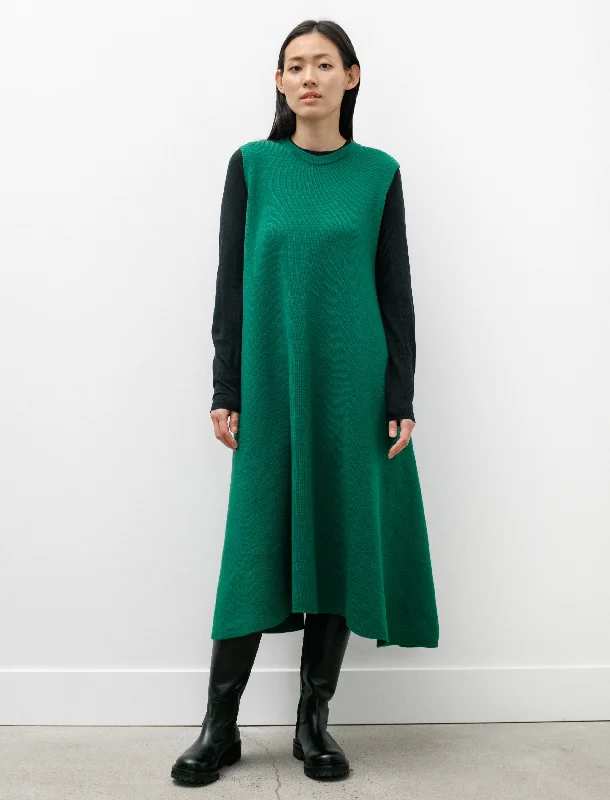 Mini Women Dress with a Short Hem for a Young and Trendy Style Mini Women Dress with a Short Hem for a Young and Trendy Style Wool Milan Sleeveless Dress Grass Mini Women Dress with a Short Hem for a Young and Trendy Style Mini Women Dress with a Short Hem for a Young and Trendy Style Wool Milan Sleeveless Dress Grass