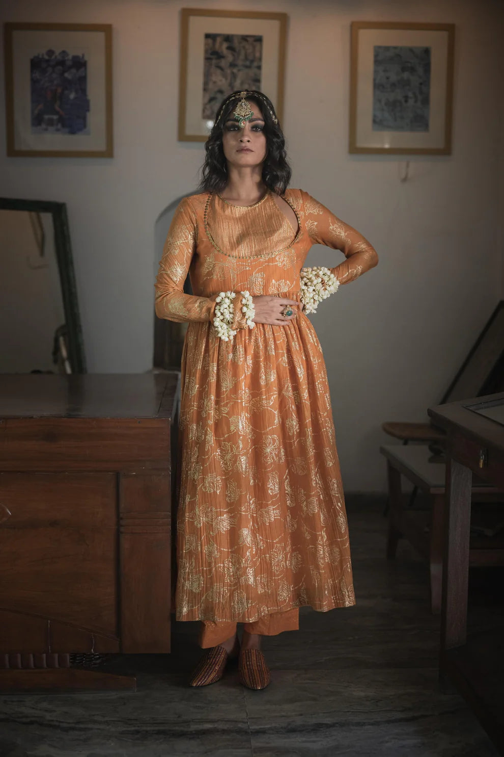 Halter Neck Women Dress to Show Off the Shoulders and Neckline Halter Neck Women Dress to Show Off the Shoulders and Neckline REWA KURTA Halter Neck Women Dress to Show Off the Shoulders and Neckline Halter Neck Women Dress to Show Off the Shoulders and Neckline REWA KURTA