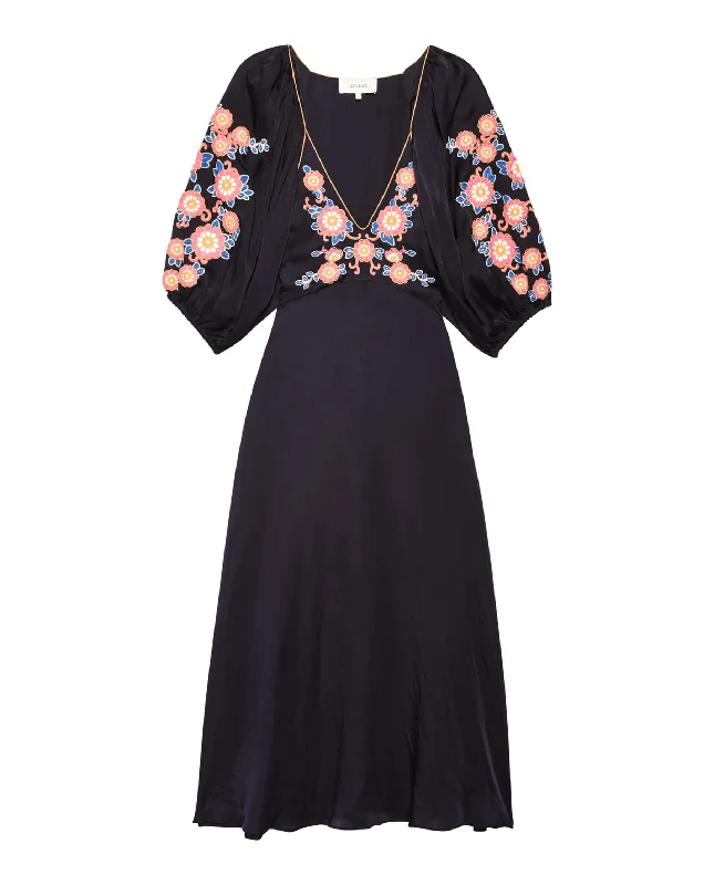 Ruffled Women Dress with Multiple Layers for a Playful and Girly Style Ruffled Women Dress with Multiple Layers for a Playful and Girly Style The Great Sagebrush Dress in Navy Country Floral Embroidery Ruffled Women Dress with Multiple Layers for a Playful and Girly Style Ruffled Women Dress with Multiple Layers for a Playful and Girly Style The Great Sagebrush Dress in Navy Country Floral Embroidery