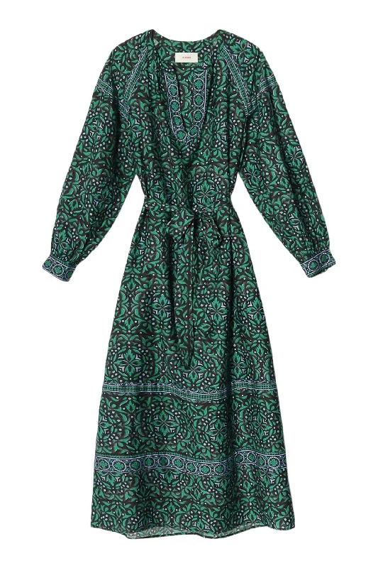 Empire Waist Women Dress to Accentuate the Bust and Conceal the Waist Empire Waist Women Dress to Accentuate the Bust and Conceal the Waist Xirena Isobel Dress in Green Smoke Empire Waist Women Dress to Accentuate the Bust and Conceal the Waist Empire Waist Women Dress to Accentuate the Bust and Conceal the Waist Xirena Isobel Dress in Green Smoke