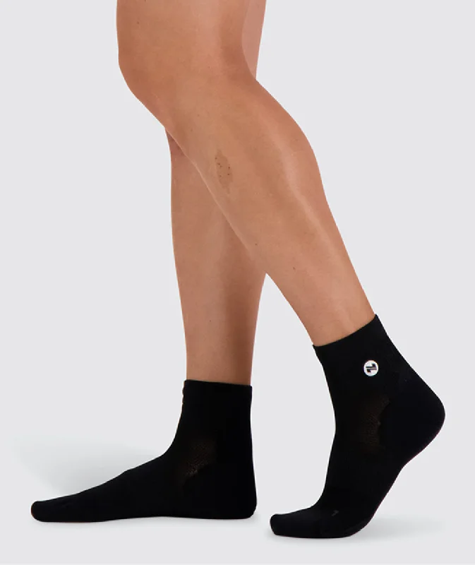 Women's cotton blend socks for breathabilityPerformance Mid Socks