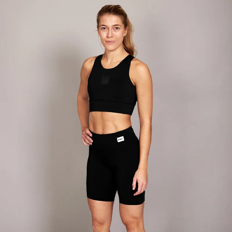 women tights for a winter wedding as a guestMotion+ Short Tights 9''