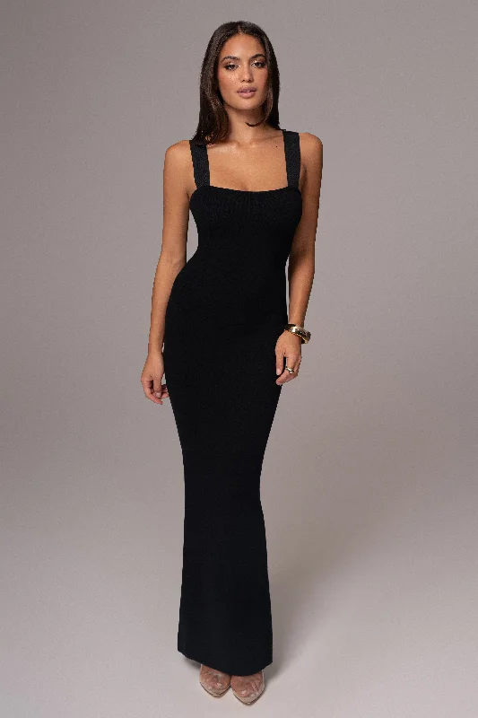 Maxi dresses with side slits for a touch of allureBlack Missie Maxi Dress