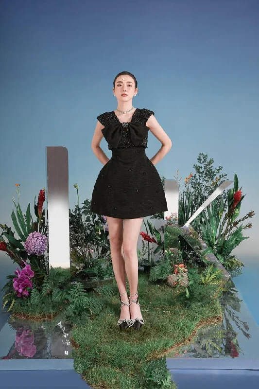 Mini dresses with geometric prints for a modern aestheticBlanchett A-line Sleeveless Brocade Mini Dress Mini dresses with geometric prints for a modern aestheticBlanchett A-line Sleeveless Brocade Mini Dress