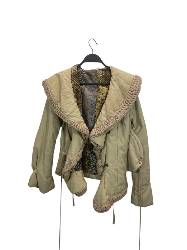 Checkered women's wool coats in a classic pattern for a timeless styleclass roberto cavalli/Puffer Jkt/4/Nylon/CRM/XE2746 Checkered women's wool coats in a classic pattern for a timeless styleclass roberto cavalli/Puffer Jkt/4/Nylon/CRM/XE2746