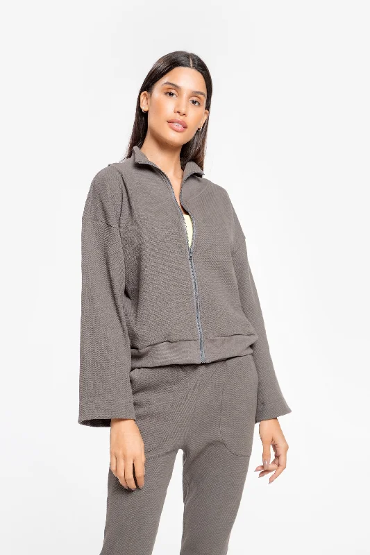 Long women's mac coats in a lightweight fabric for spring showersRelaxing Zip Jacket Long women's mac coats in a lightweight fabric for spring showersRelaxing Zip Jacket