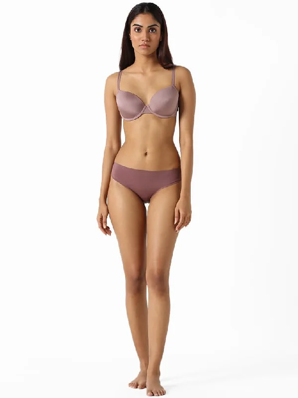 Ruffled Hem Women Shorts to Add a Feminine TouchWunderlove Rose Taupe Invisible High-Leg Brief Ruffled Hem Women Shorts to Add a Feminine TouchWunderlove Rose Taupe Invisible High-Leg Brief